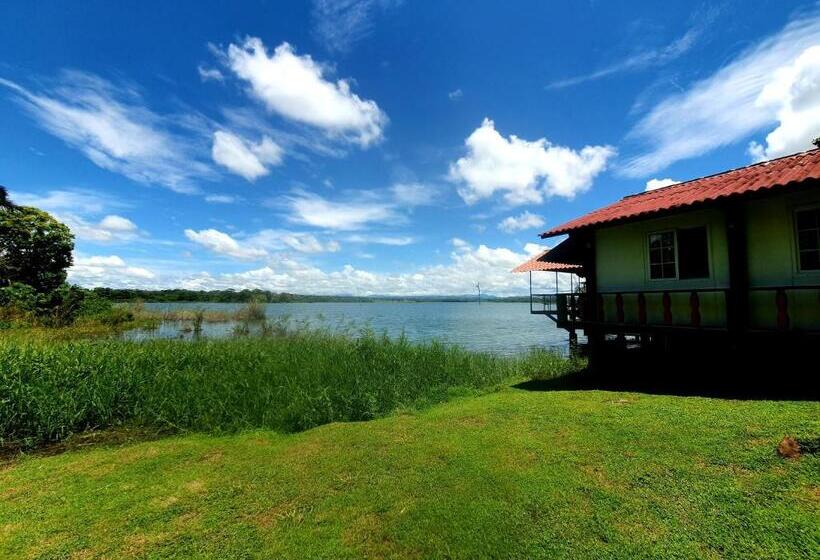 חדר משפחתי, Cabana S On Gatun Lake In Arenosa