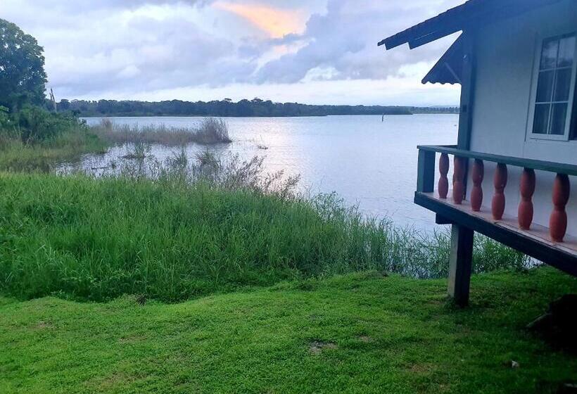 חדר משפחתי, Cabana S On Gatun Lake In Arenosa