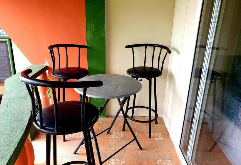 חדר משפחתי, Cabana S On Gatun Lake In Arenosa