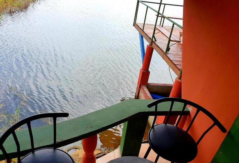 חדר משפחתי, Cabana S On Gatun Lake In Arenosa