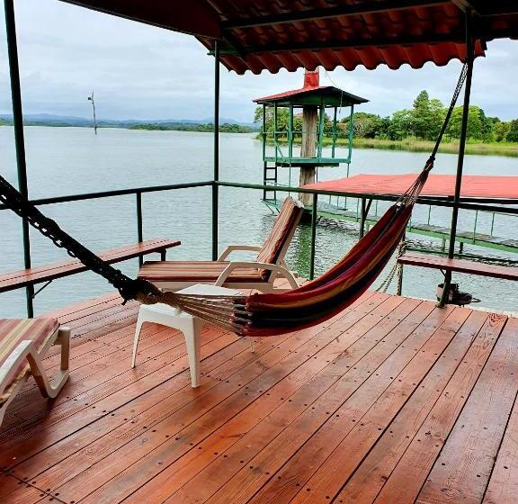 חדר סטנדרט לארבעה, Cabana S On Gatun Lake In Arenosa