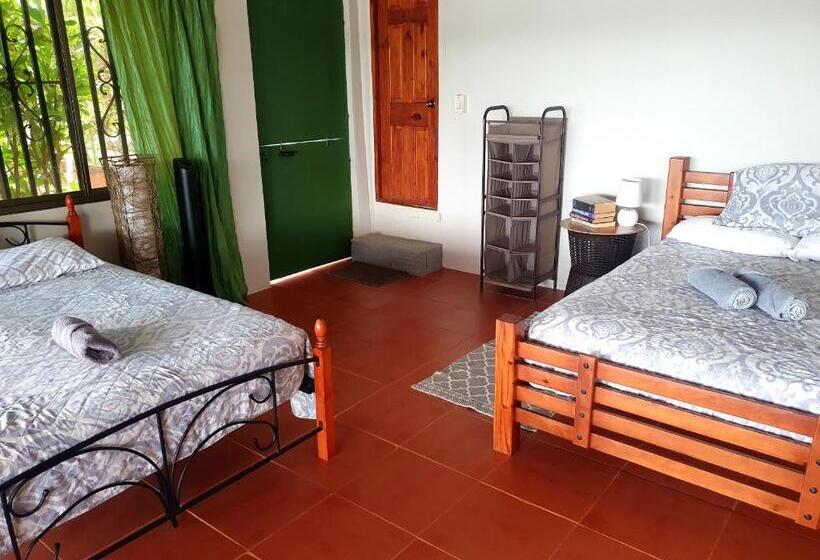 חדר סטנדרט לארבעה, Cabana S On Gatun Lake In Arenosa