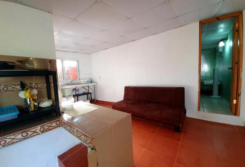 חדר סטנדרט עם מרפסת, Cabana S On Gatun Lake In Arenosa