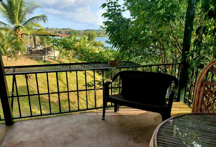 חדר סטנדרט עם מרפסת, Cabana S On Gatun Lake In Arenosa