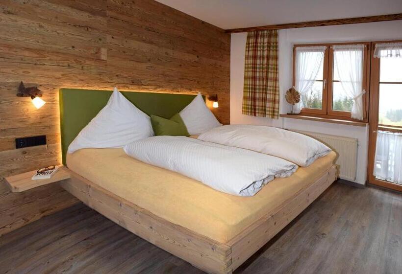 Номер Стандарт Вид на Сад, Gmeinder S Landhaus