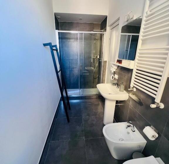 סוויטה משפחתית, Roma Eterna   Piramide Guest House