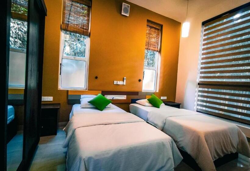 חדר סטנדרט מותאם לאדם עם מוגבלויות, The Yacht Villa Near Colombo International Airport