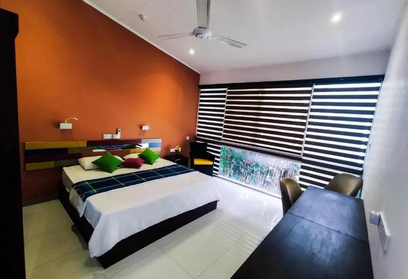 Deluxe-huone Puutarhanäkymä, The Yacht Villa Near Colombo International Airport