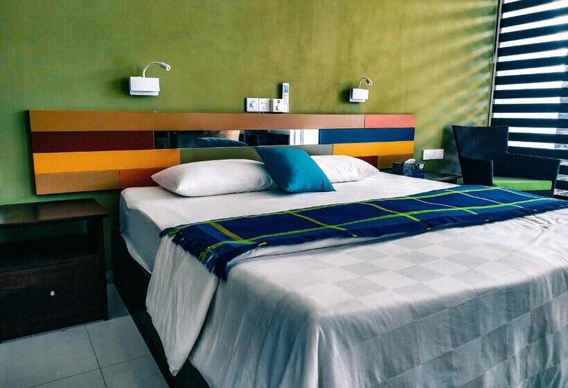 חדר דלוקס עם מרפסת, The Yacht Villa Near Colombo International Airport