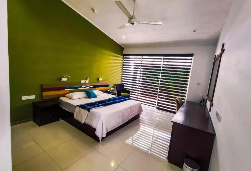 Deluxe-huone Parveke, The Yacht Villa Near Colombo International Airport
