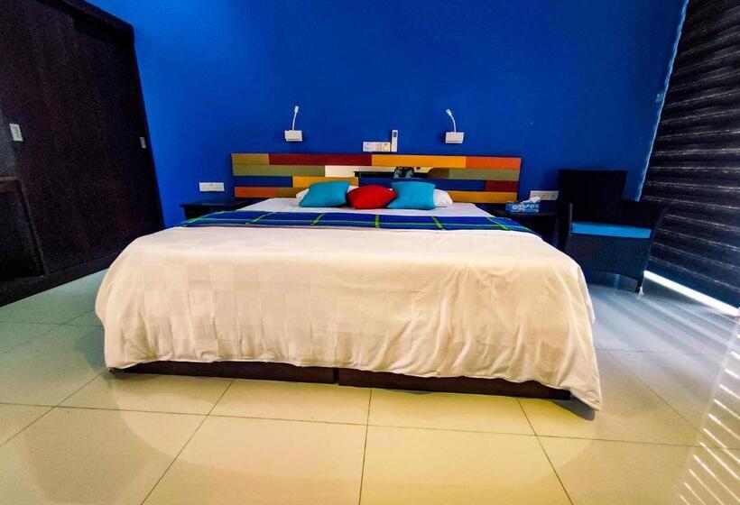 Номер Deluxe с Балконом, The Yacht Villa Near Colombo International Airport