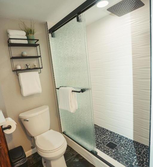 חדר דלוקס, Windsor Retreat Private Basement Suite