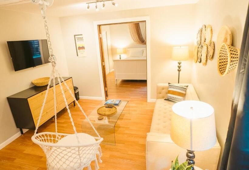 חדר דלוקס, Windsor Retreat Private Basement Suite