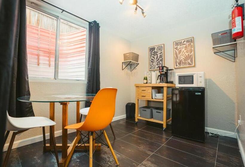 חדר דלוקס, Windsor Retreat Private Basement Suite