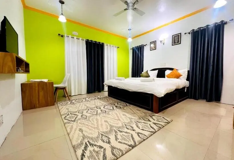 Camera Standard Vista Lago, Whostels Srinagar