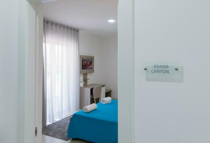 غرفة ديلوكس, America