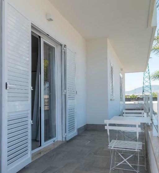 غرفة ديلوكس, America