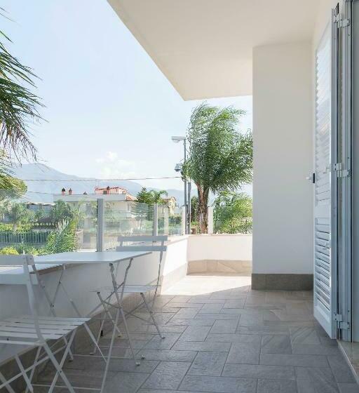 غرفة ديلوكس, America