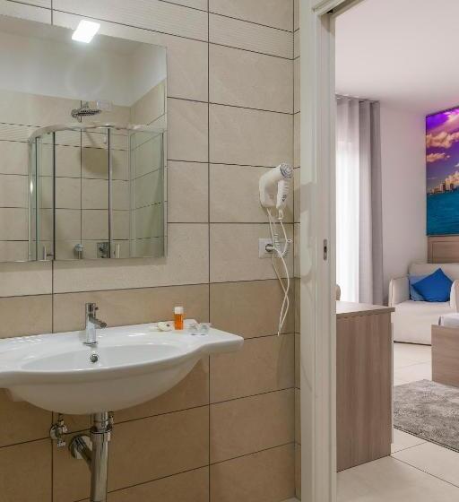 غرفة ديلوكس, America