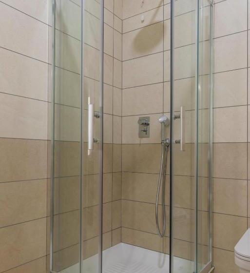 غرفة ديلوكس, America