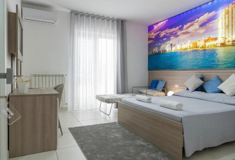 غرفة ديلوكس, America