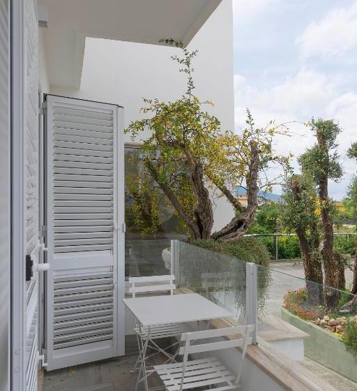 غرفة ديلوكس مزودة بشرفة, America