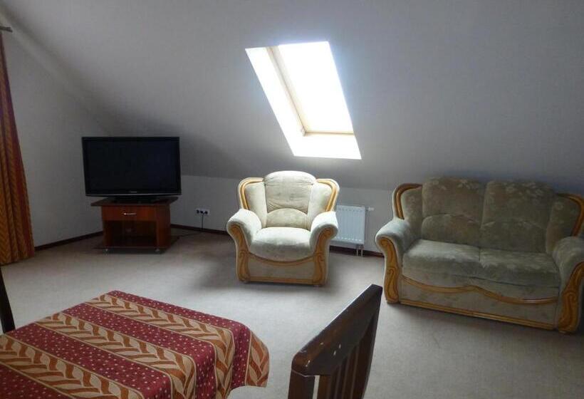 سوییت, Cesarski   Kaiserhof