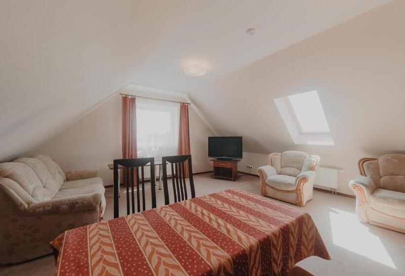 سوییت, Cesarski   Kaiserhof