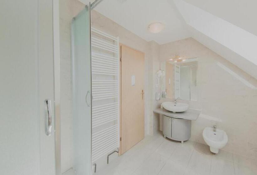 آپارتمان 2 خوابه, Cesarski   Kaiserhof