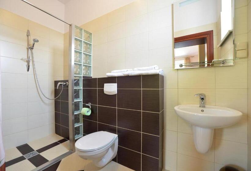 اتاق سوپریور, Cesarski   Kaiserhof