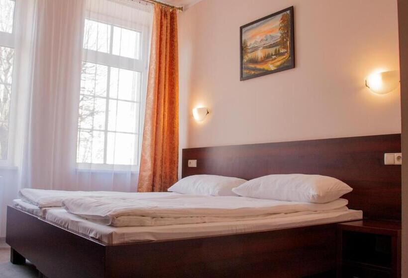 اتاق سوپریور, Cesarski   Kaiserhof