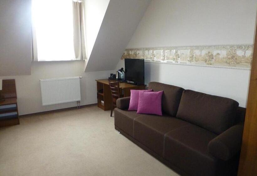 اتاق لوکس, Cesarski   Kaiserhof