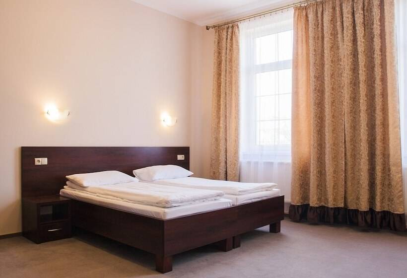 اتاق استاندارد, Cesarski   Kaiserhof