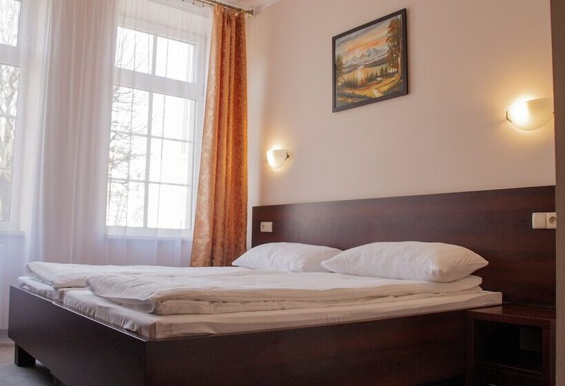 اتاق استاندارد, Cesarski   Kaiserhof