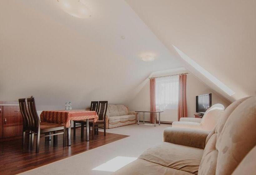 سوییت, Cesarski   Kaiserhof