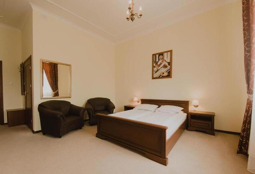 اتاق لوکس, Cesarski   Kaiserhof