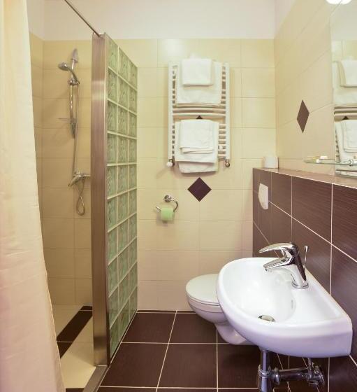 اتاق سوپریور سه تخته, Cesarski   Kaiserhof