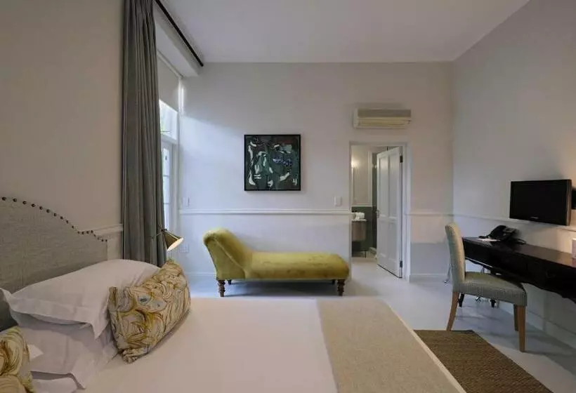 デラックスルーム, Chapter House Boutique Hotel By The Living Journey Collection