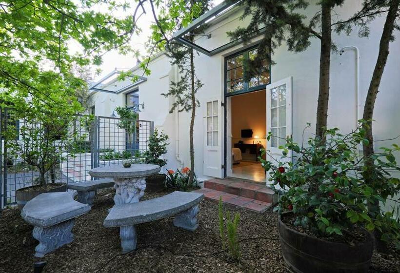 Номер Deluxe, Chapter House Boutique Hotel By The Living Journey Collection