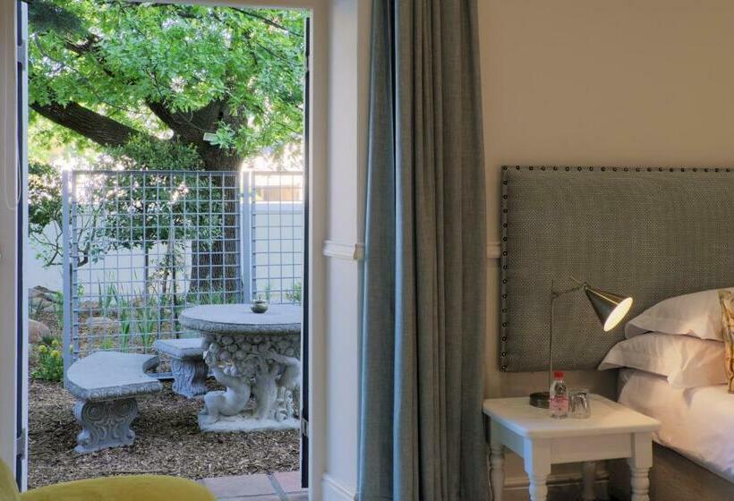 اتاق لوکس, Chapter House Boutique Hotel By The Living Journey Collection