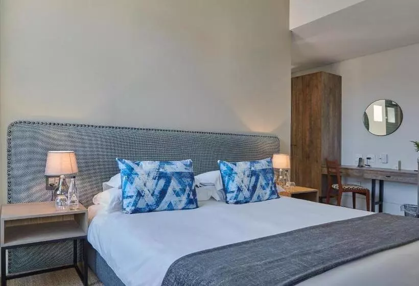 デラックスルーム, Chapter House Boutique Hotel By The Living Journey Collection