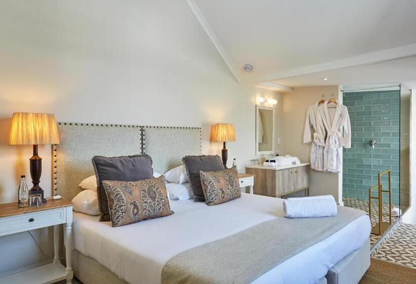 سوییت سوپریور, Chapter House Boutique Hotel By The Living Journey Collection