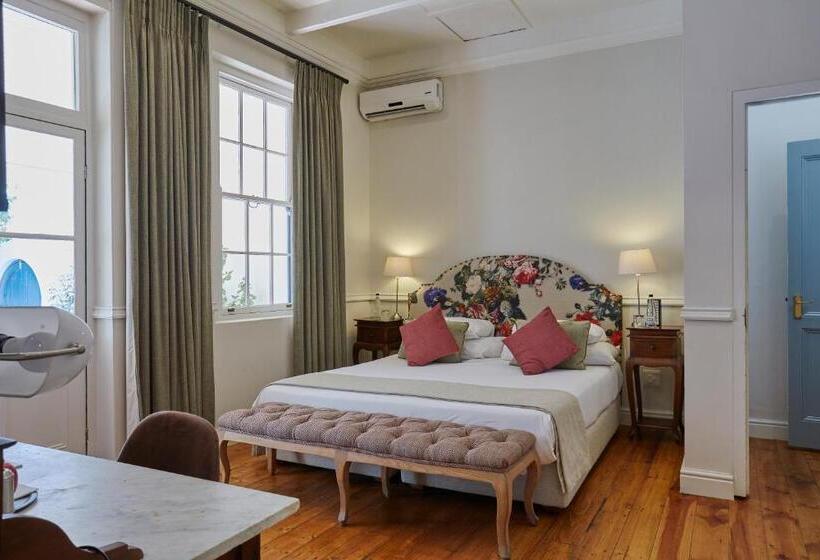 غرفة سوبيريور سرير كينج, Chapter House Boutique Hotel By The Living Journey Collection