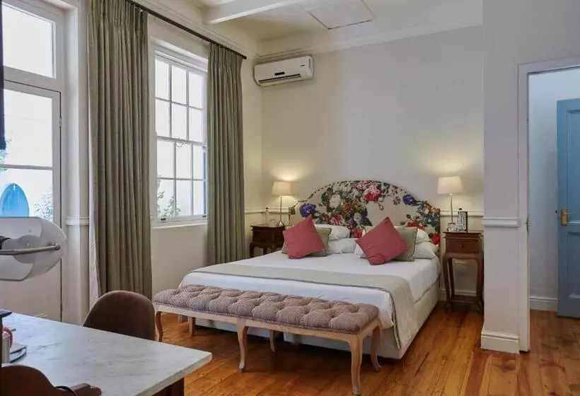 キングサイズベッドのスーペリアルーム, Chapter House Boutique Hotel By The Living Journey Collection