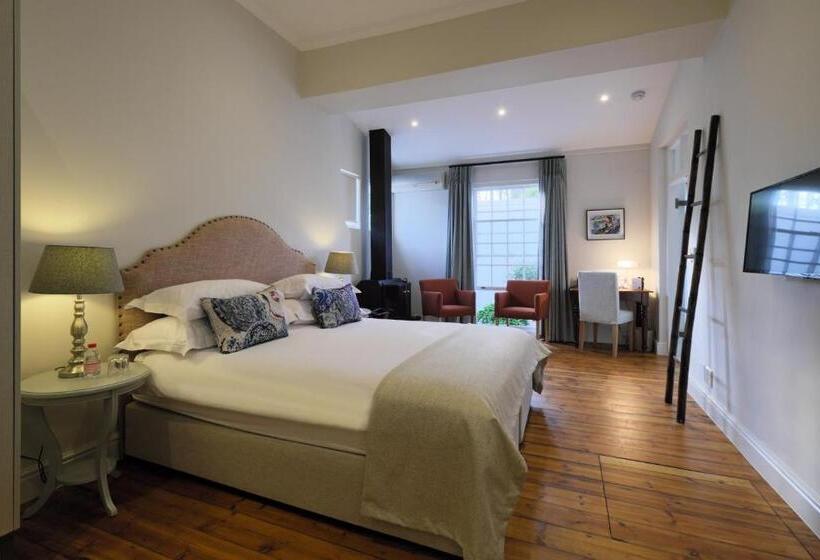 سوییت سوپریور, Chapter House Boutique Hotel By The Living Journey Collection