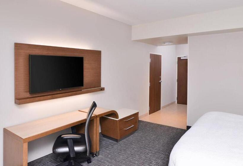 غرفة قياسية سرير كينج, Courtyard By Marriott Columbus Grove City