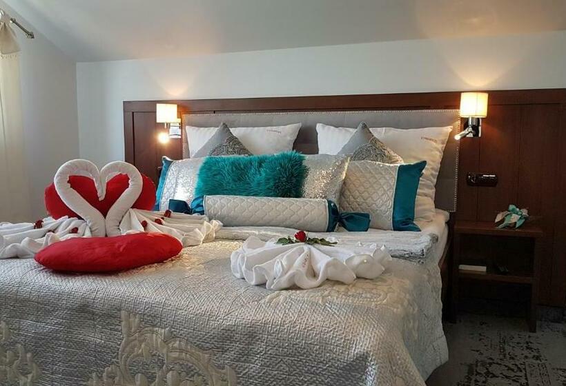 高级大房间, Cynamon