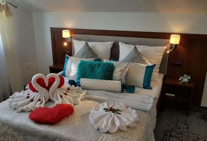 高级大房间, Cynamon