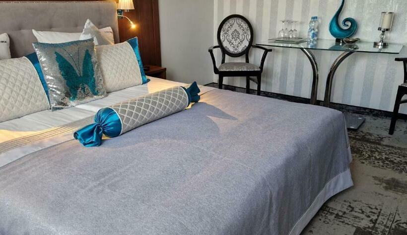 高级大房间, Cynamon