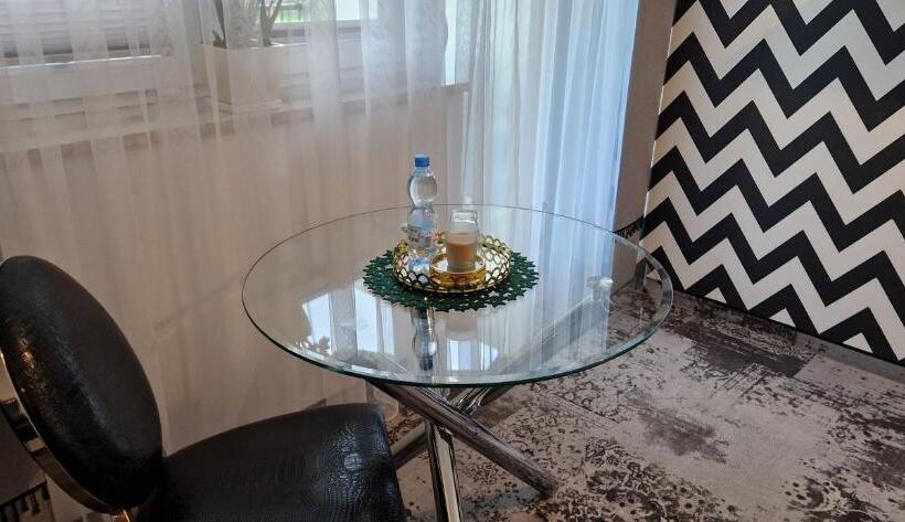 舒适型单人间, Cynamon